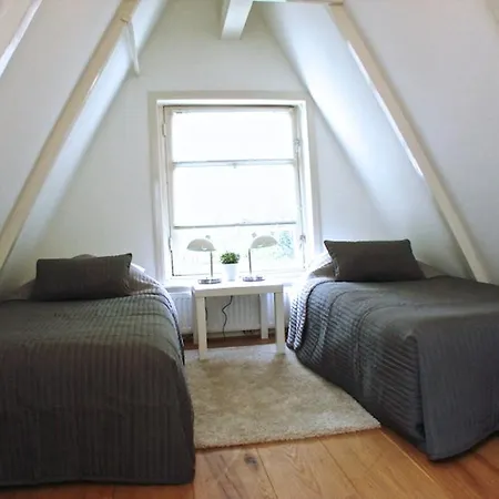Canal House Apartment