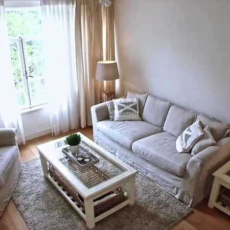 Canal House Apartment
