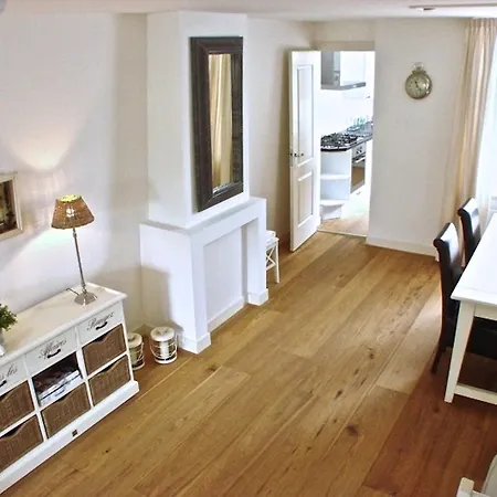 Apartment Canal House